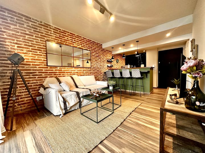 Лофт с балконом в San Telmo с Wi‑Fi и бассейном