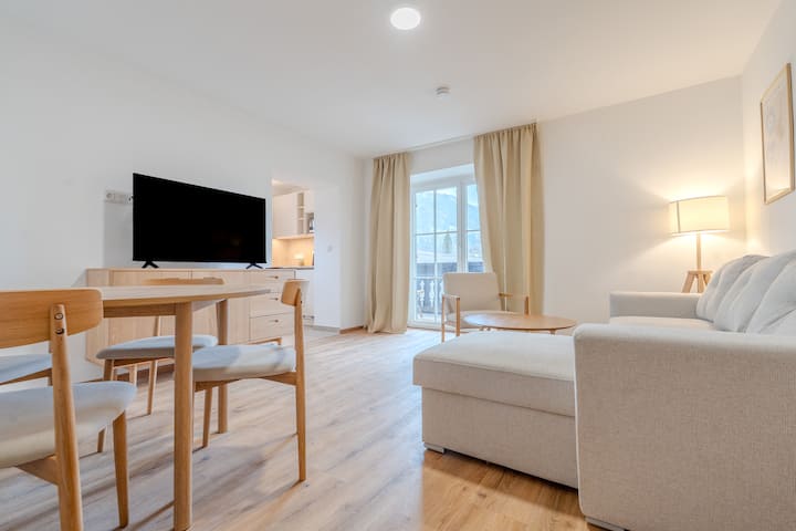 Deluxe 1br Apartment - Near Hallstatt - Hallstatt