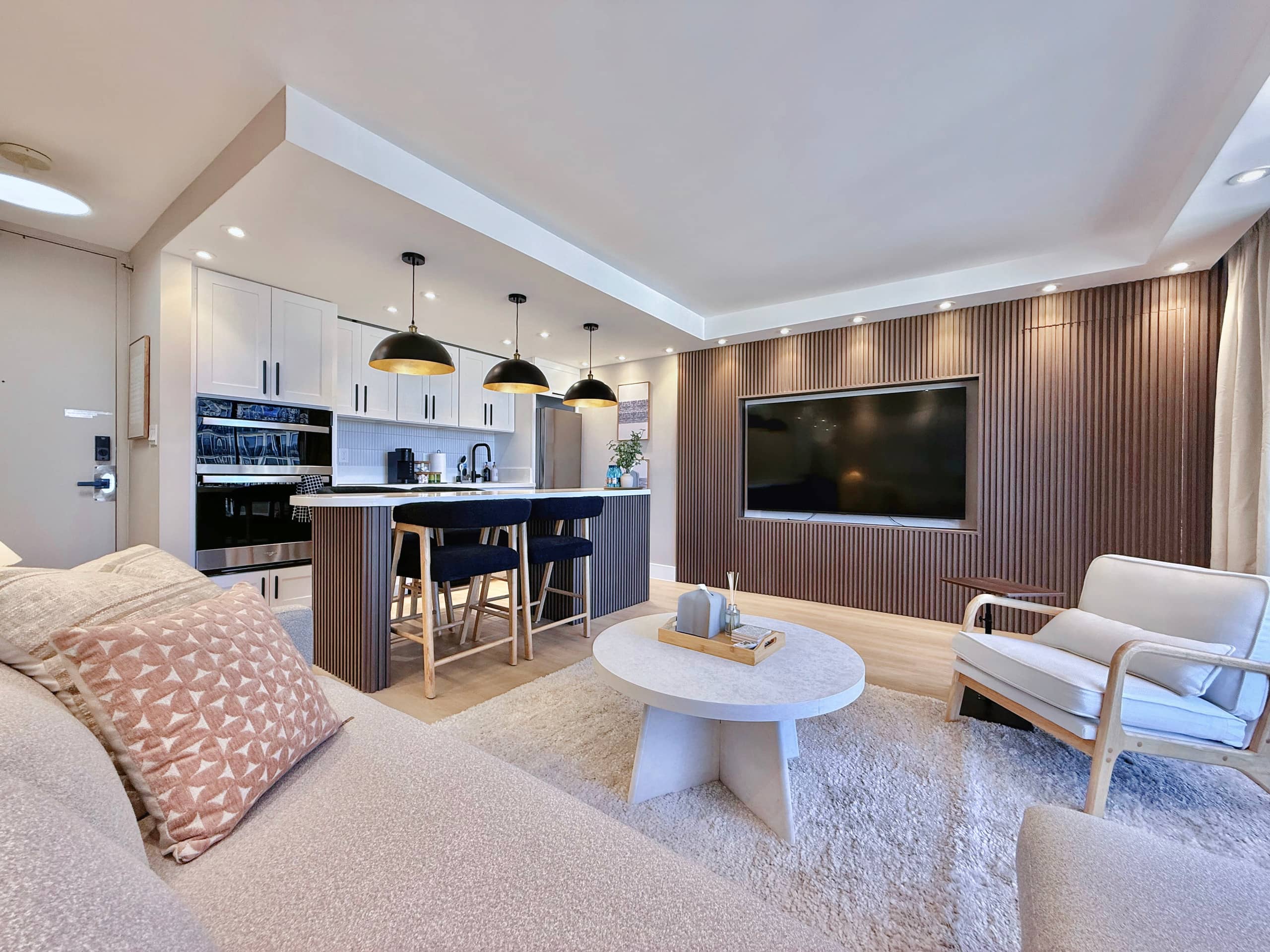 29FL-Ultra Modern 1BR-Ocean View & Free Parking! - Image 2