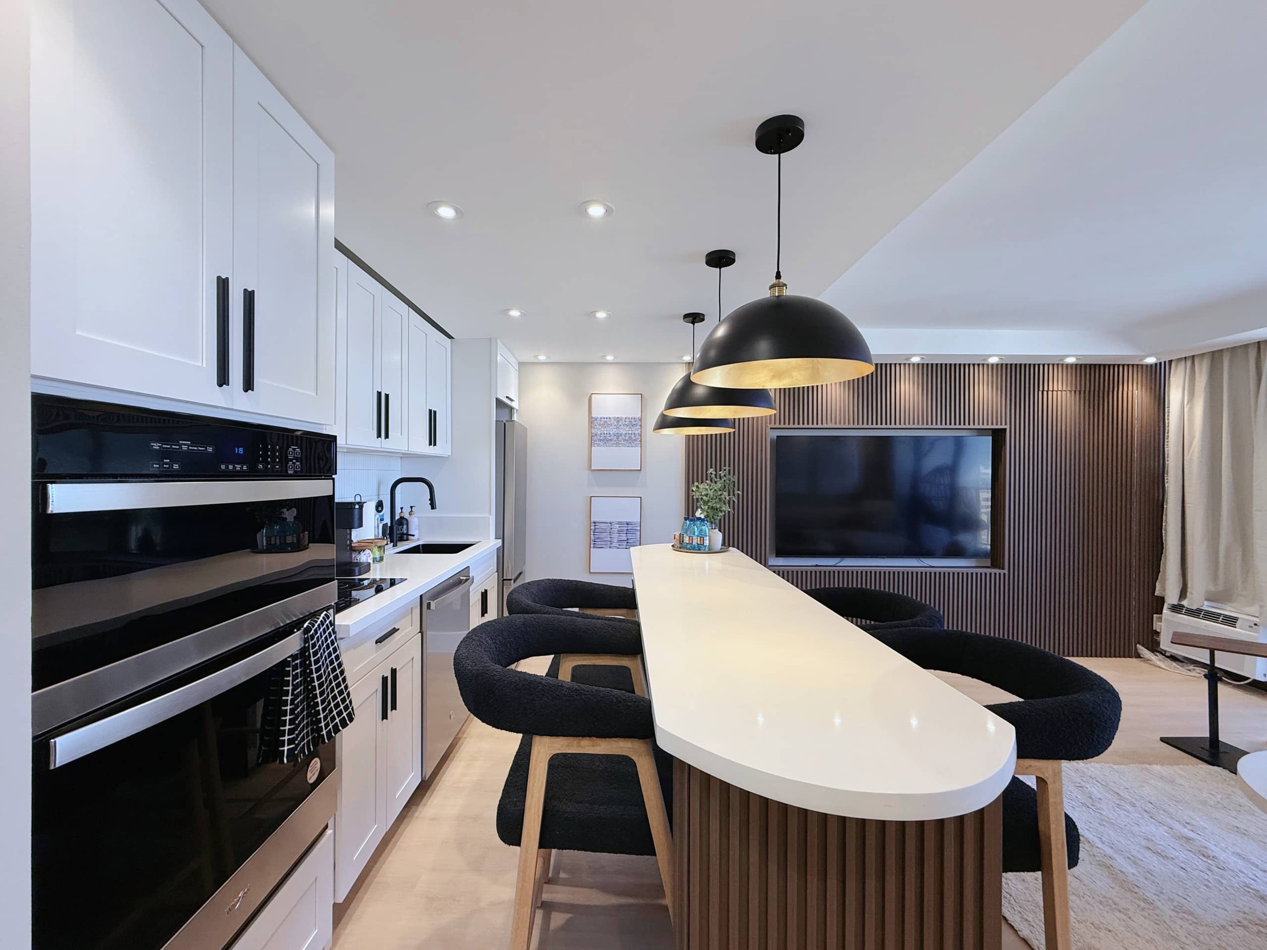 29FL-Ultra Modern 1BR-Ocean View & Free Parking! - Image 11
