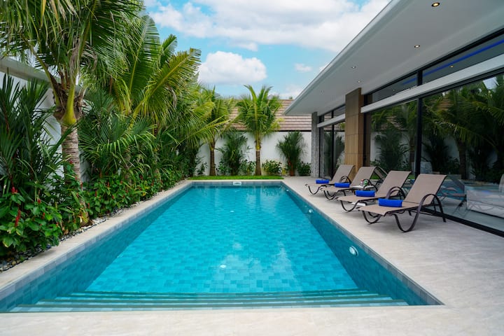 Luxe 4 Bedroom Villa In Phuket - Kata Beach