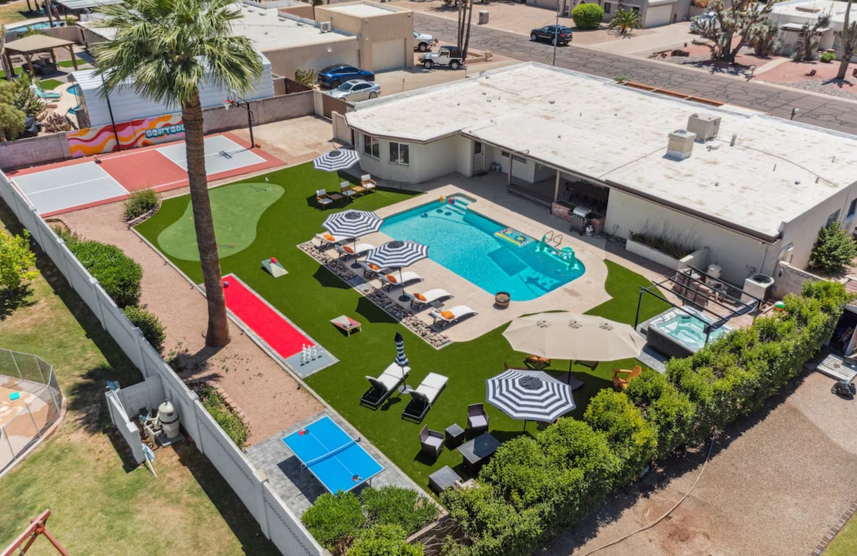Scottsdale Oasis! Pool, Pickleball, Bowling, Golf!