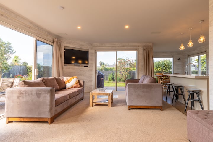 Stunning Surfers 4 Bedroom House - ワイヒ・ビーチ