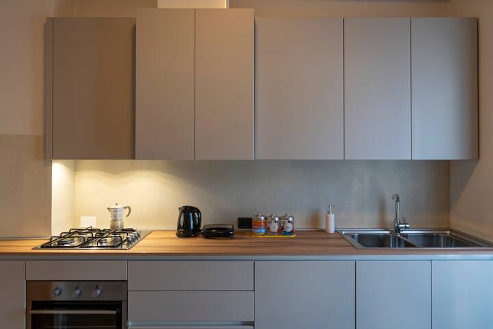 Business House (CIR 016086-LNI-00013) gallery image 5