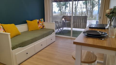 Propriété Airbnb réussie: Cozy studio in the quiet of the Chailluz forest, Parking à Archidiocèse De Besançon