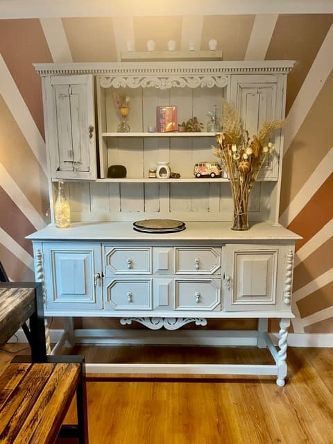 Popular Airbnb listing: Avalon Sunrise ~ your magical Glastonbury cottage in Glastonbury