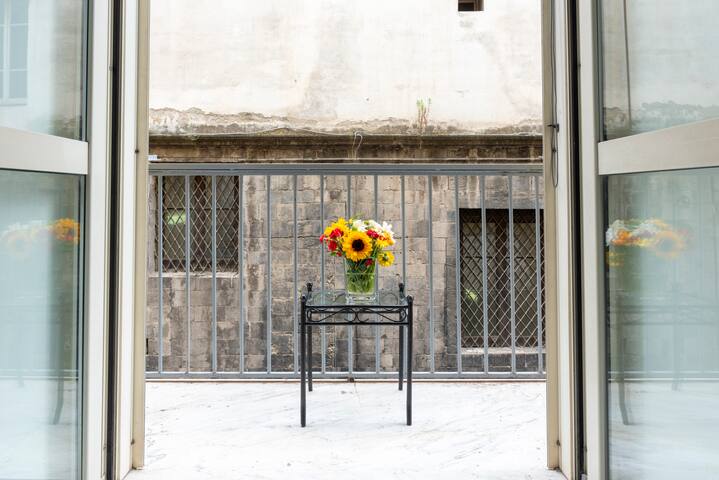 Appartamento con jacuzzi nel centro di Napoli gallery image 5