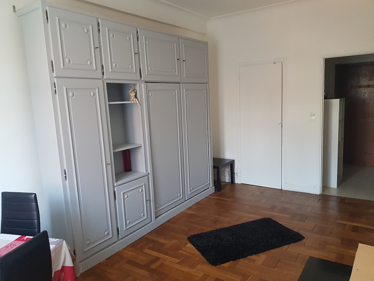 Top Airbnb: Seasonal rental in the heart of Nice in Libération