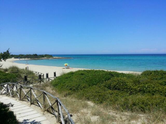 Ostuni Beachfront Villa & Pool gallery image 2
