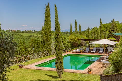 Villa Baiocco heated pool town is walking distance