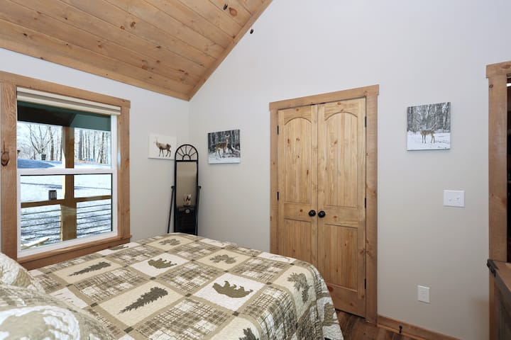 cómoda cama tamaño queen