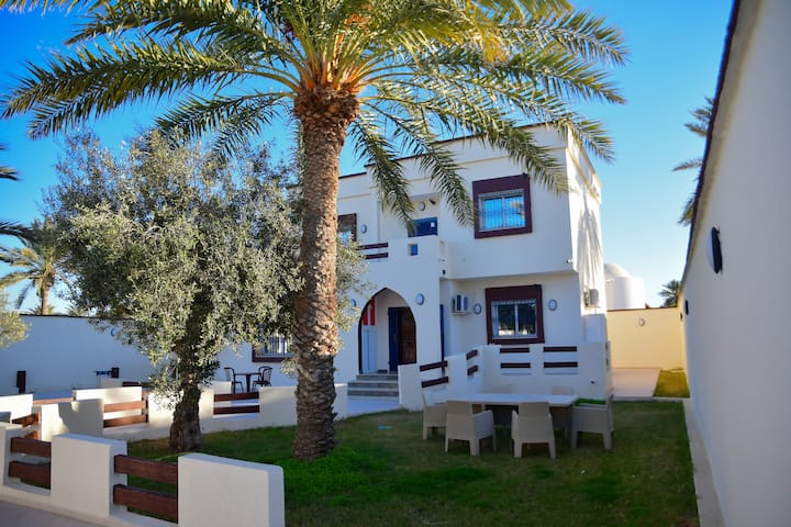 Maison Confortable Avec Jardin - Dar Guerrida - Djerba