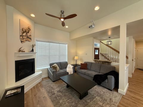Top Airbnb: Blue Mountains Getaways in Bozeman