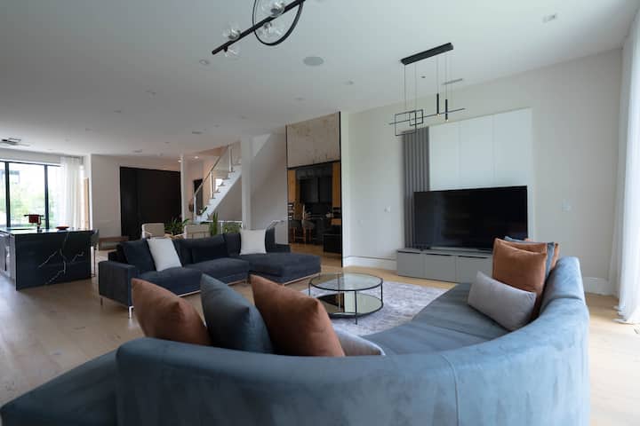 Luxury Home In Arlington - Arlington