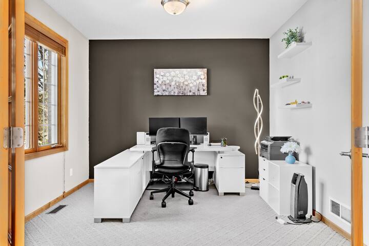 3800sqft Oasis- Theater | Billiards | Gym | Office gallery image 3