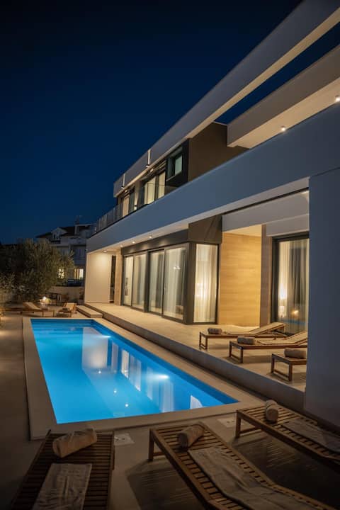 Elegant Villa Cataleya with private pool and sauna