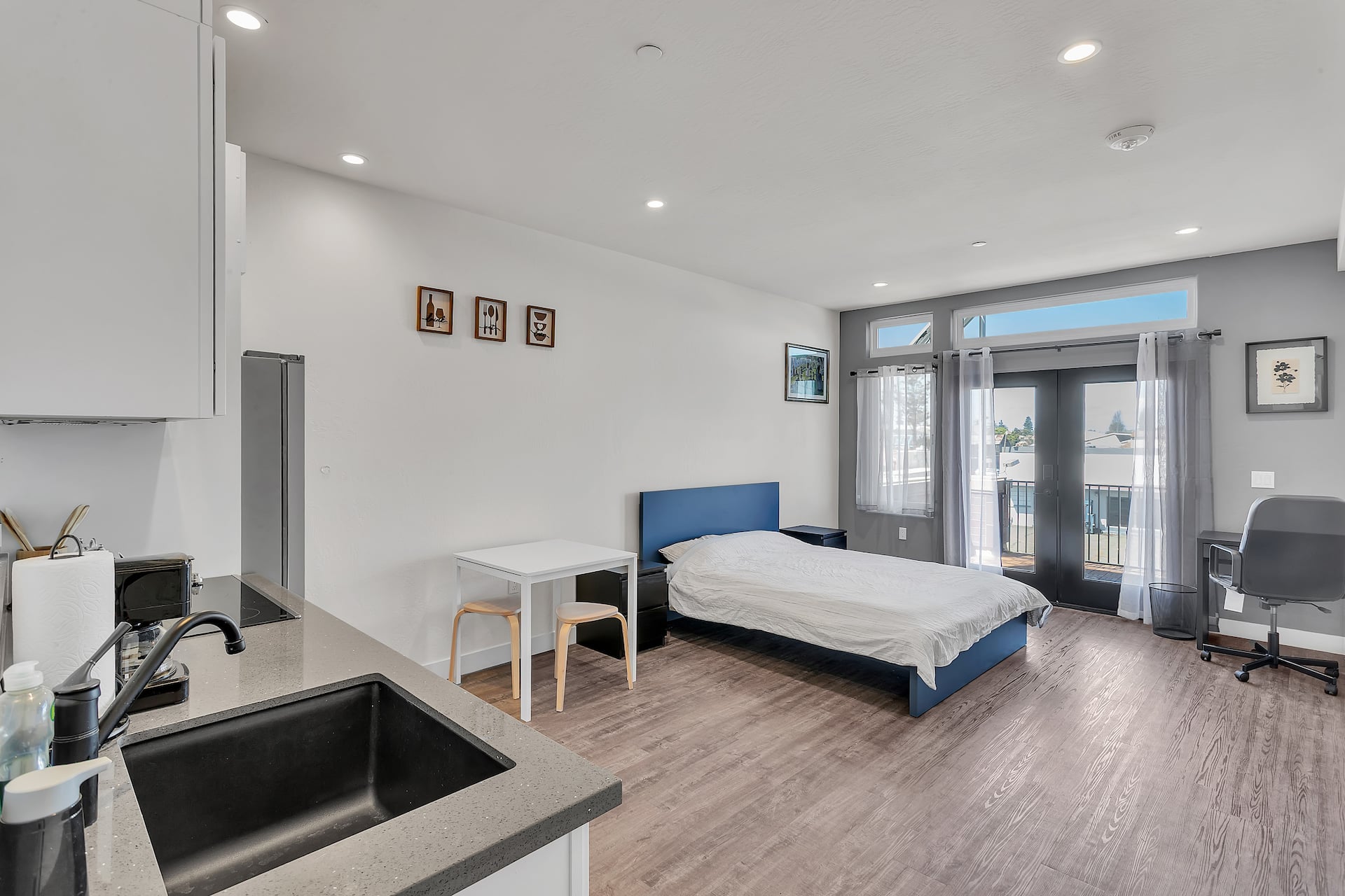 Park St. Brand new studio in heart of Alameda!