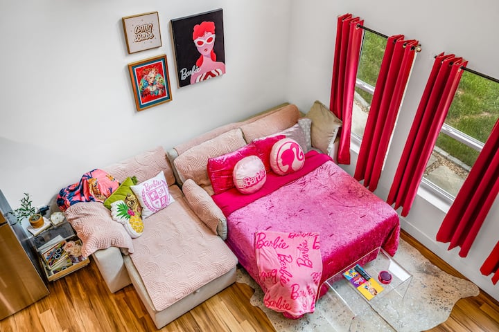 Mountain Barbie House W/ Hot Tub, 5 Mins From Town - Black Mountain
