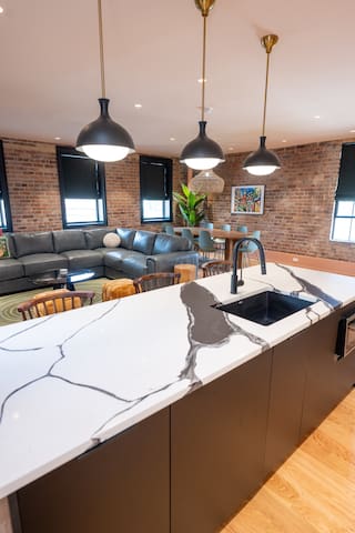 Stylish 4BR/4BA with Pool in Heart of New Orleans