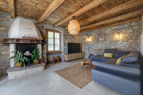 Top Airbnb: Casa Škitaconka - Family house in Gora Glušići