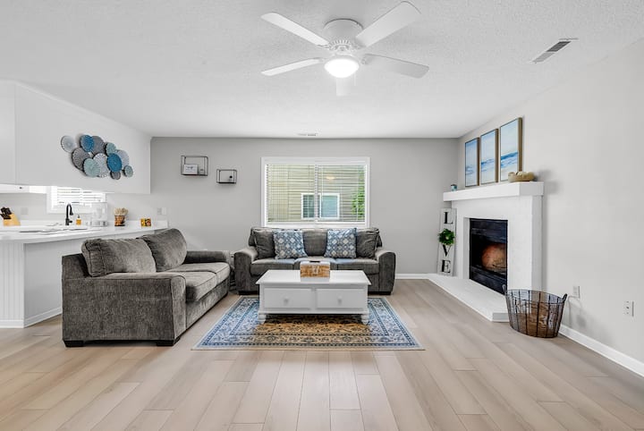 Coastal Moss Retreat - Pawleys Island, SC