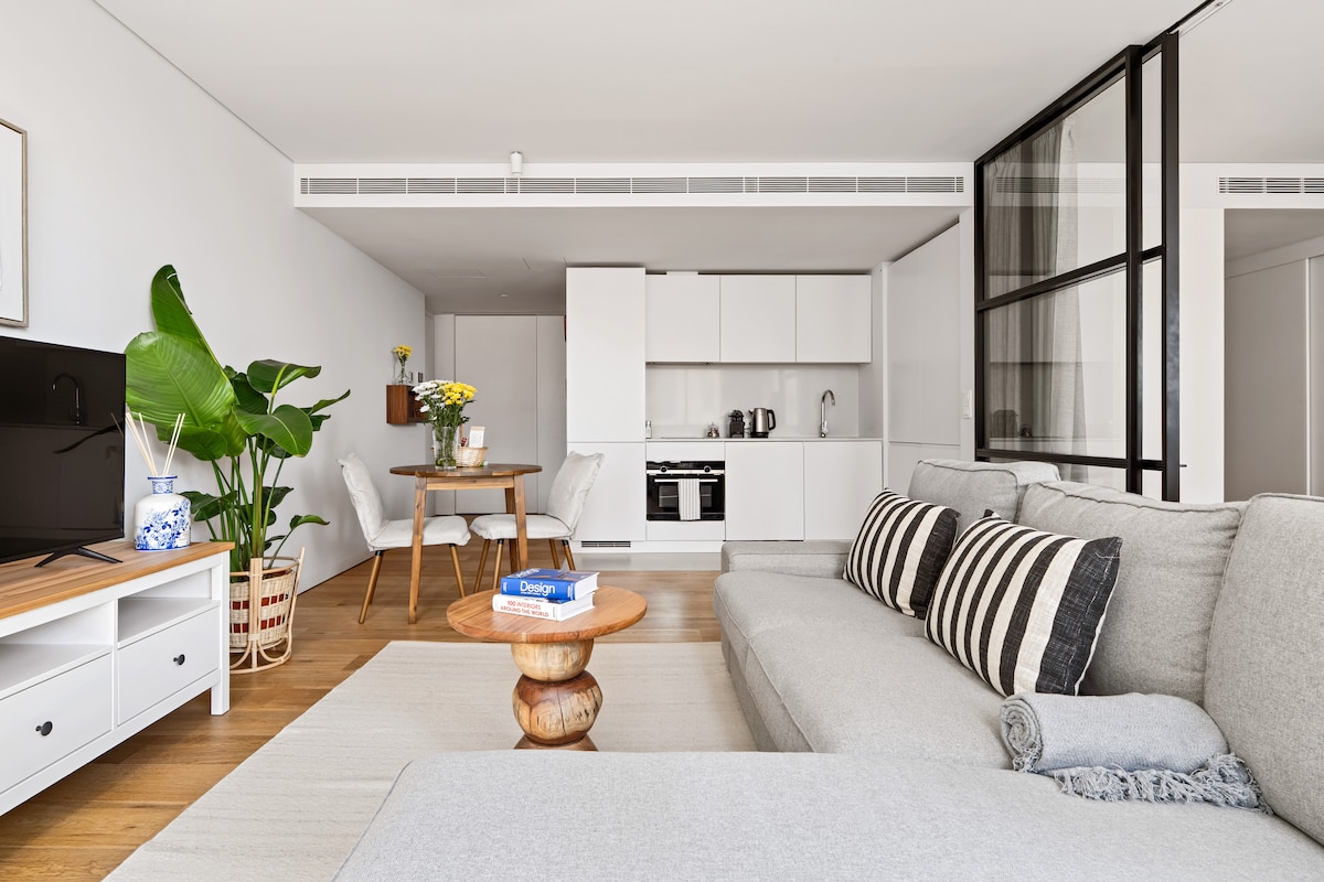 Airbnb em destaque: Chic & Stylish Apt | Rooftop Pool | Gym | Parking em Campolide