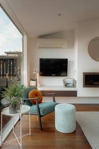 Lorne Retreat with Ocean Views gallery image 3