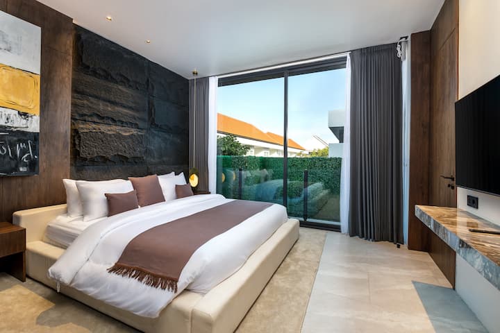 Vila Grey s 3 spavaće sobe · Moderna vila Grey s 3 spavaće sobe • Sauna   Ledena kupelj