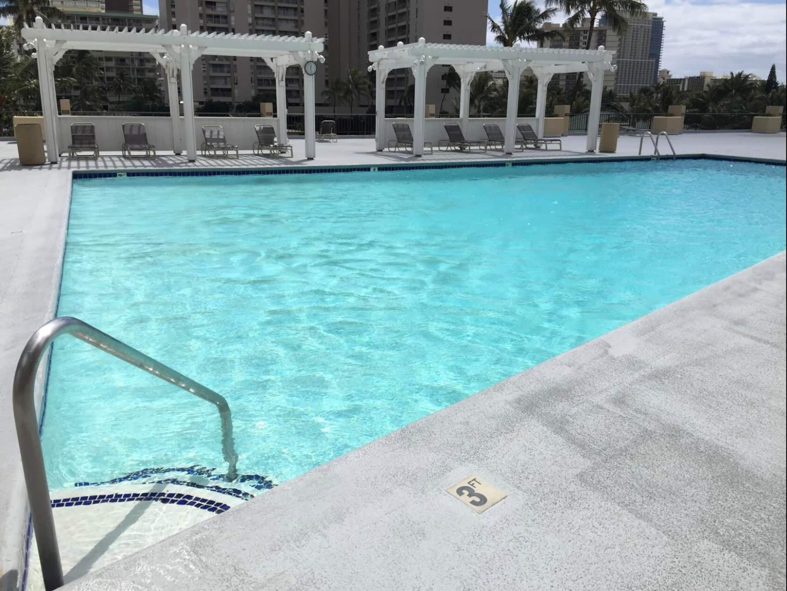 Ocean Blue studio and view King bed! - Image 13