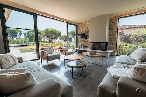 Top performing Airbnb: Sea view villa, beach within walking distance, Gulf of St Tropez in Sainte Maxime