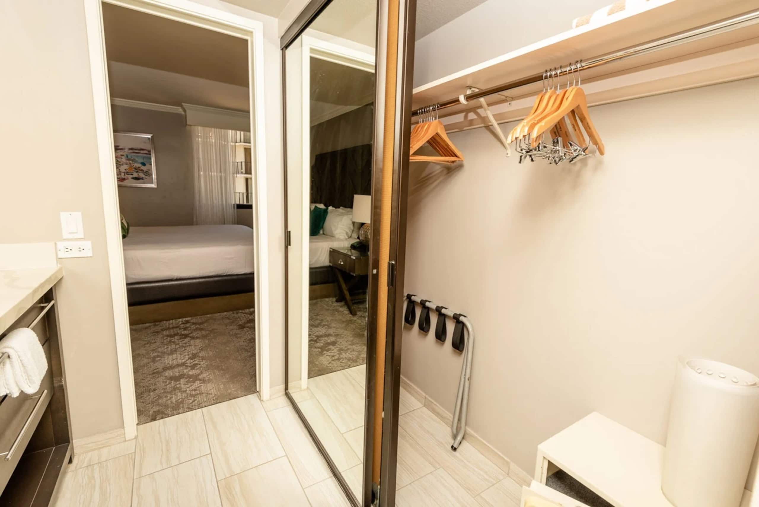 Hotel in Honolulu · ★4.78 · 2 bedrooms · 4 beds · 2 private baths - Image 18