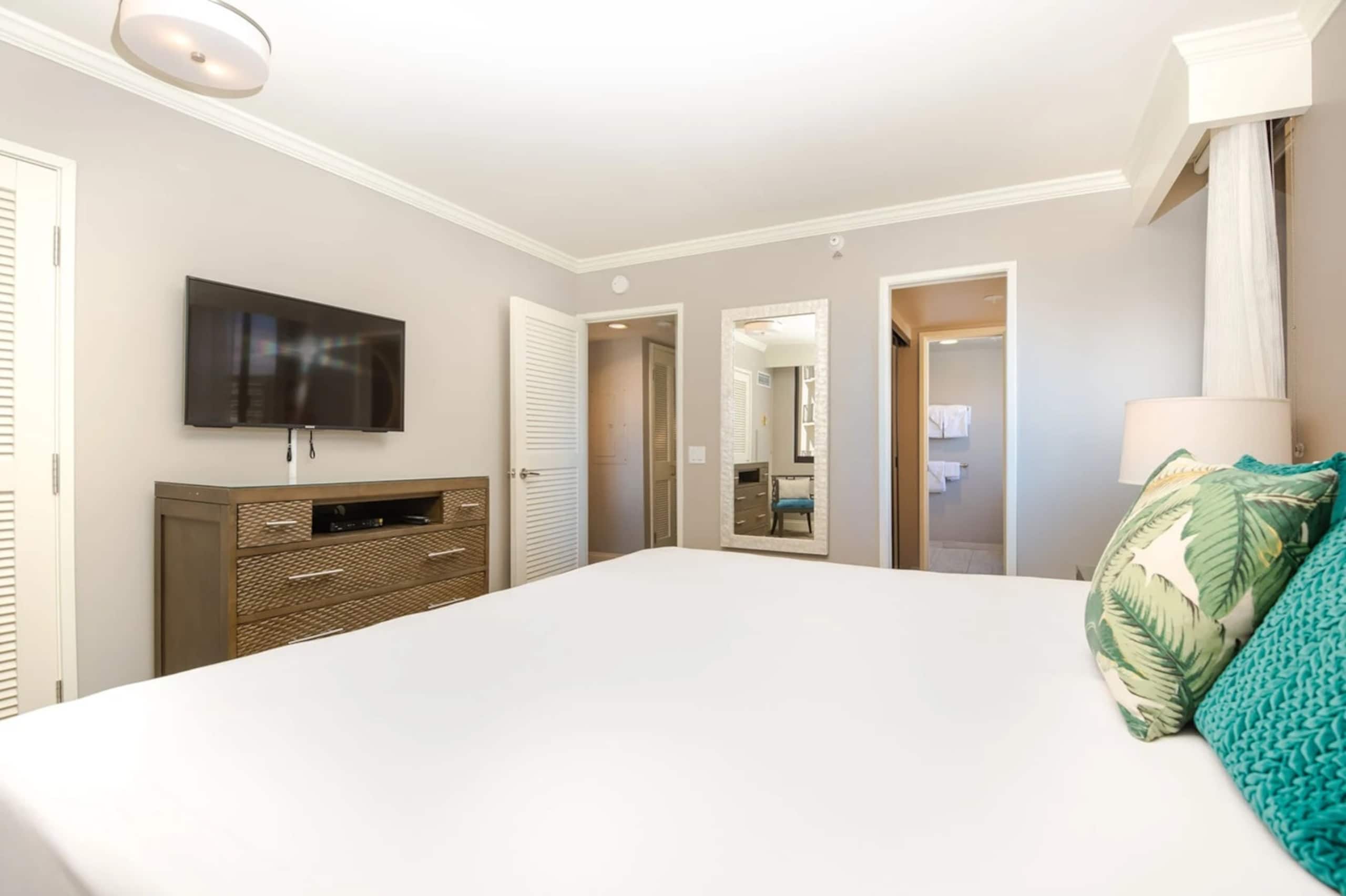 Hotel in Honolulu · ★4.78 · 2 bedrooms · 4 beds · 2 private baths - Image 13