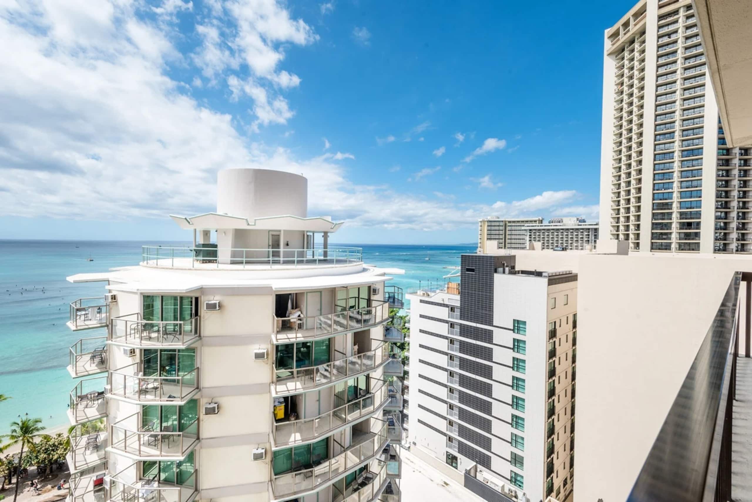 Hotel in Honolulu · ★4.78 · 2 bedrooms · 4 beds · 2 private baths - Image 30