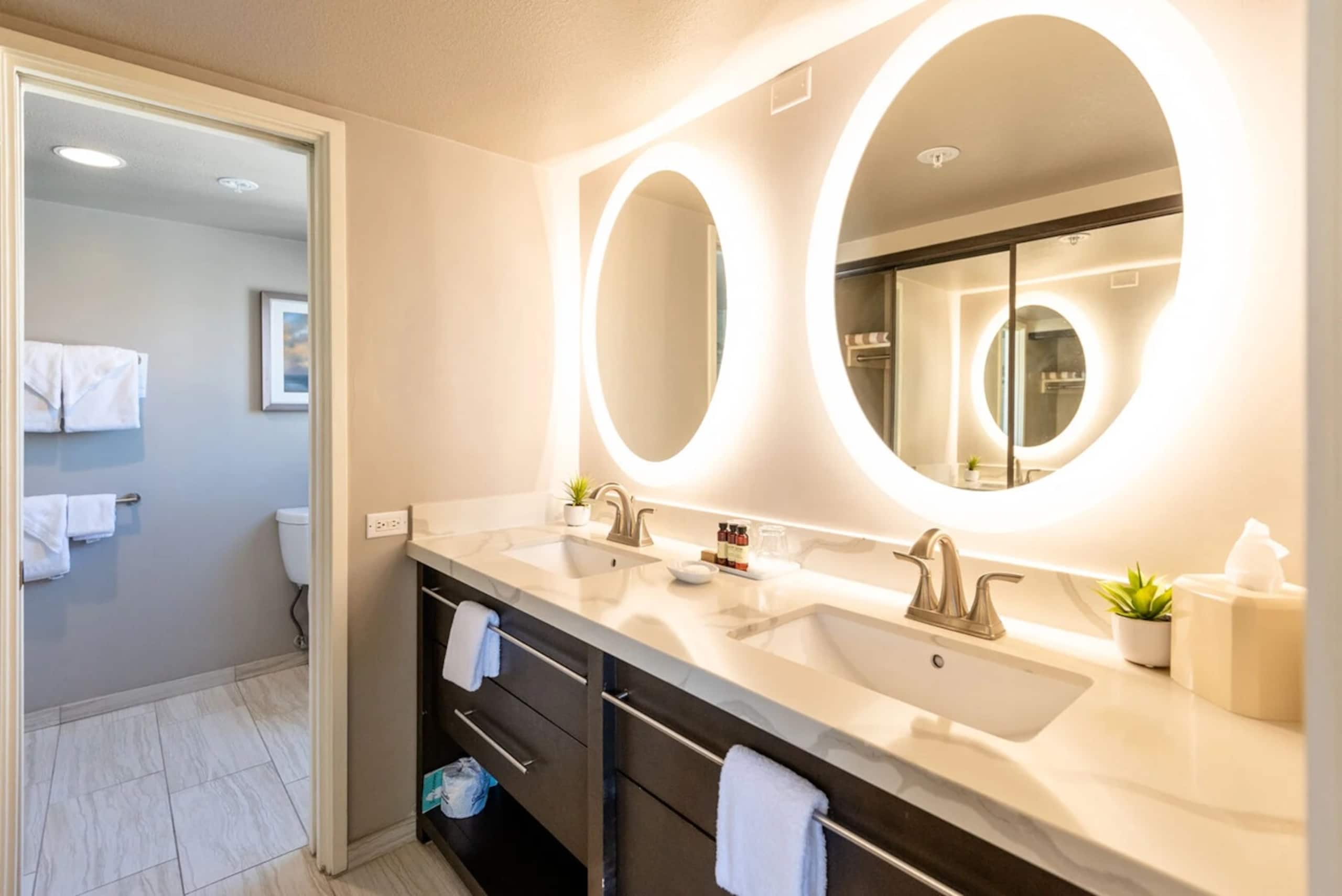 Hotel in Honolulu · ★4.78 · 2 bedrooms · 4 beds · 2 private baths - Image 15