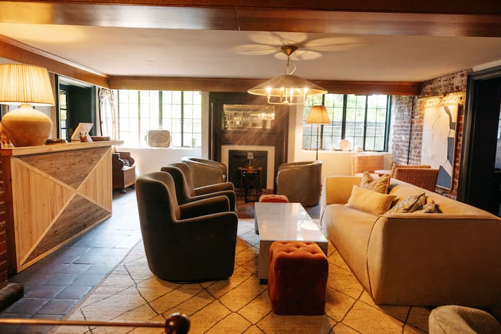 Elegant Downtown Stay W/ Free Breakfast - Fredericksburg, VA
