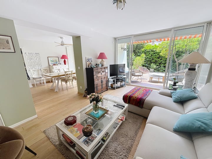 Appartement De 115m2 Avec Jardin De 80m2 - Antibes