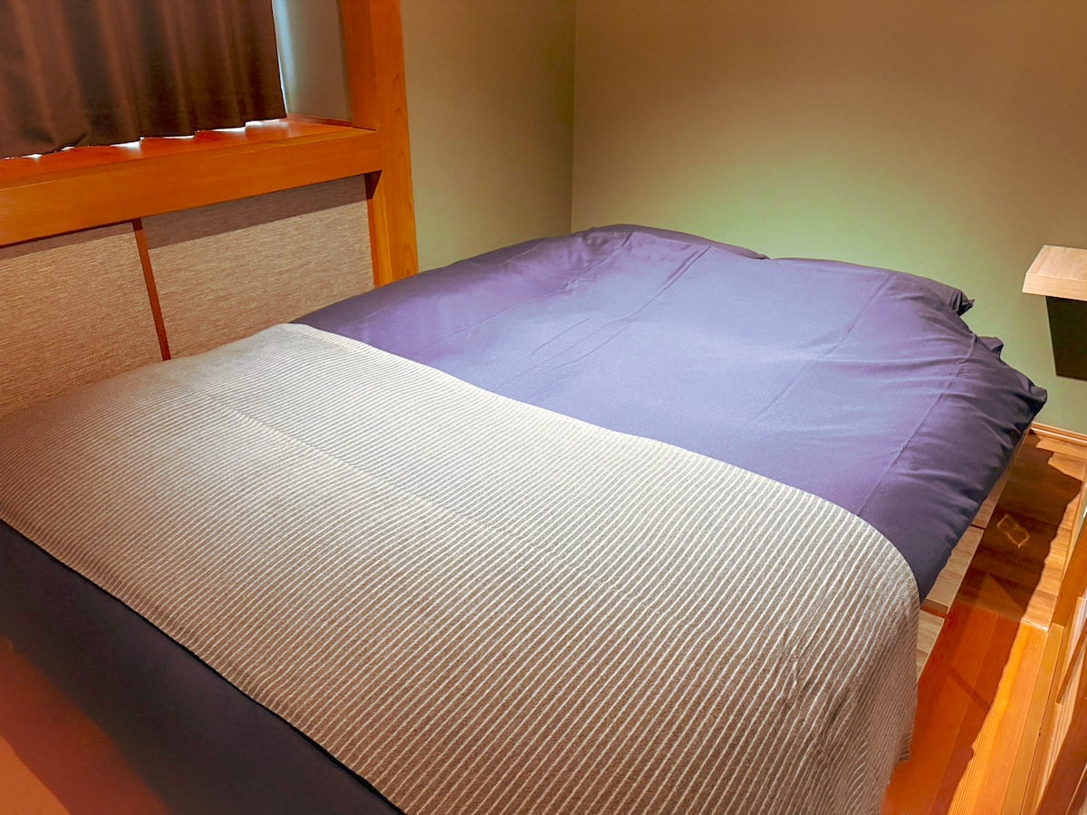 ダブルベットにてお休みいただけます。