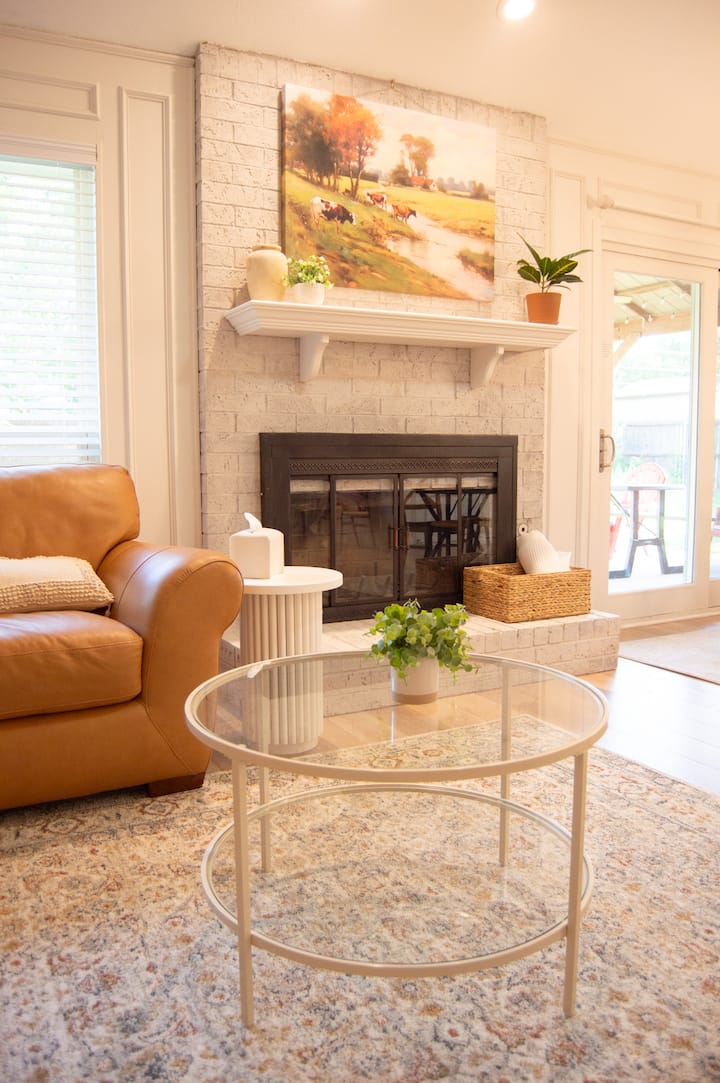 Family Haven Near Park: Clean, Central & Spacious - Frisco, TX