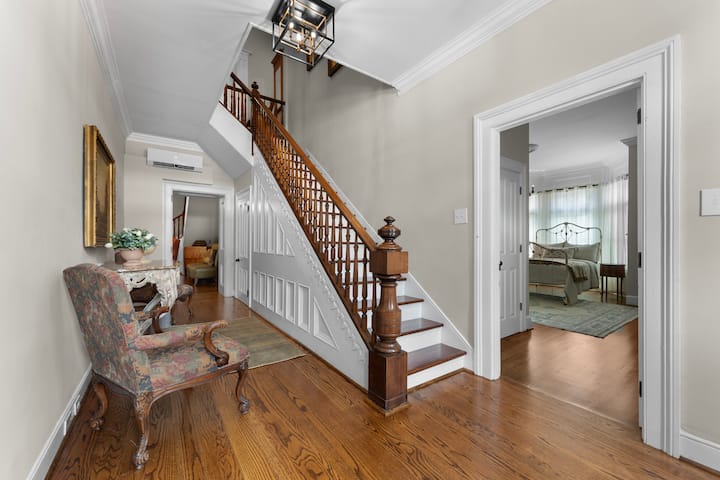 Hazel Falls (Black Bear Manor) - Sperryville, VA