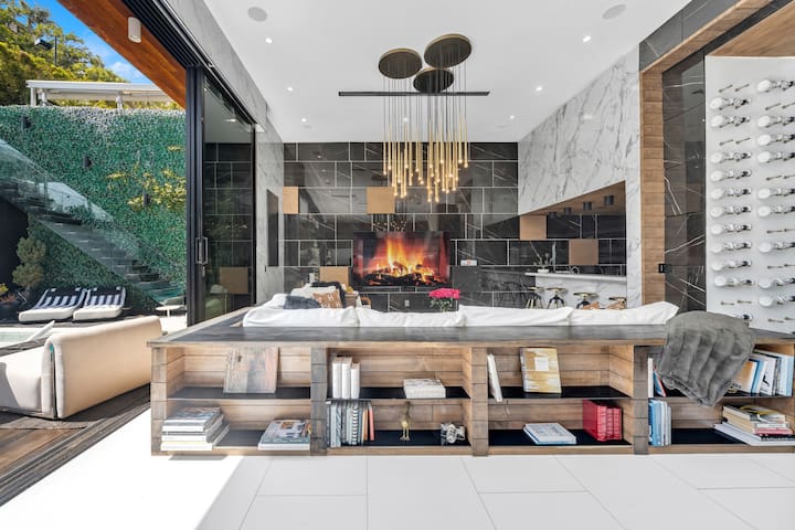 Exclusive Hollywood Hills Villa W Tennis Court gallery image 3