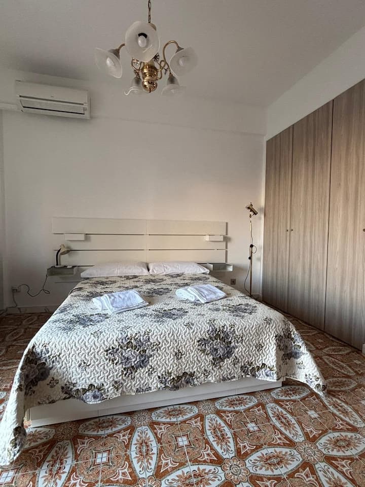 საძინებელი 1