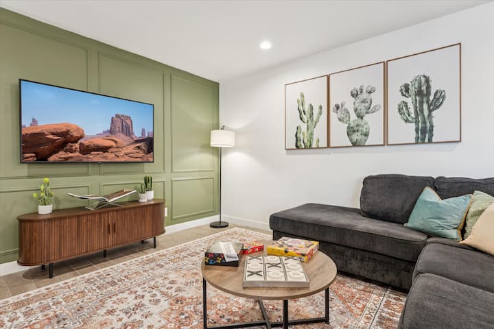 Cactus Bloom Villa With Pool & Game Room - Tempe, AZ
