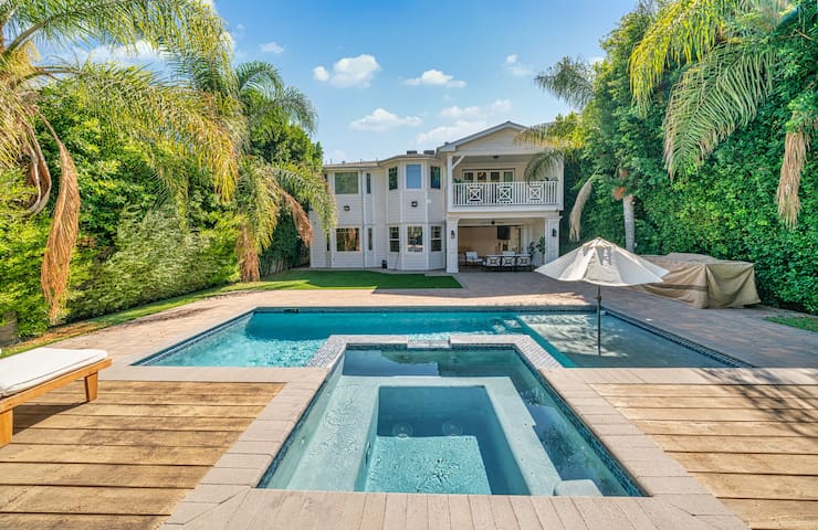 Peaceful Beautiful Luxury Mansion