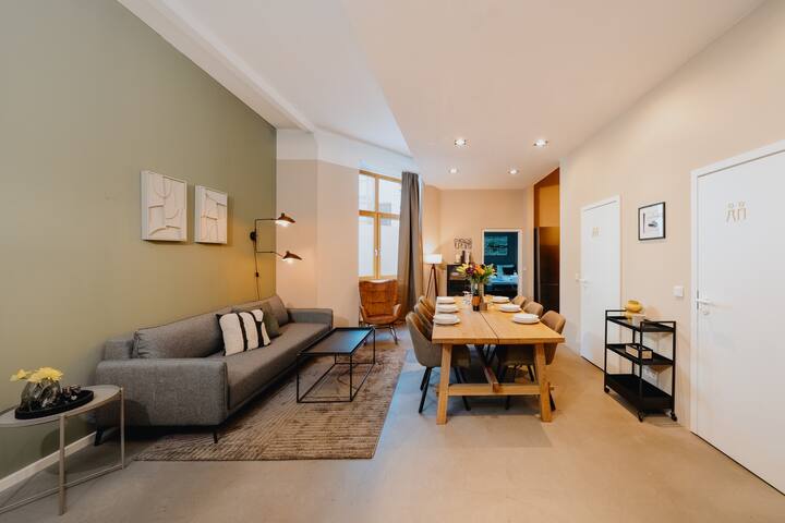 Historic Building | Kitchen | Mauerpark | Groups