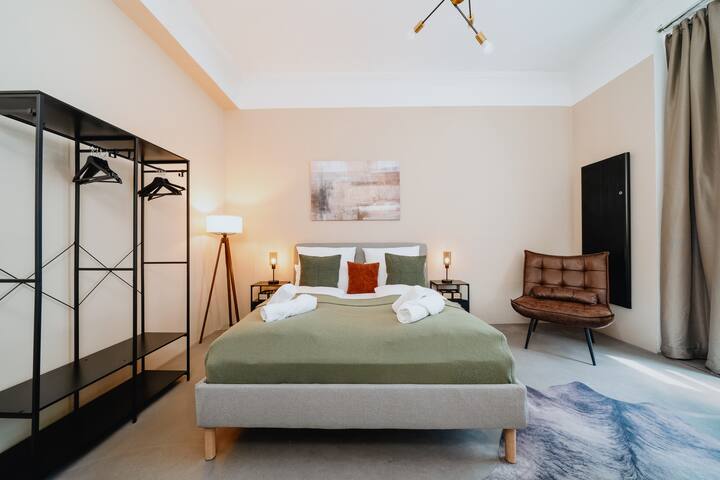 Historic Building | Kitchen | Mauerpark | Groups gallery image 3