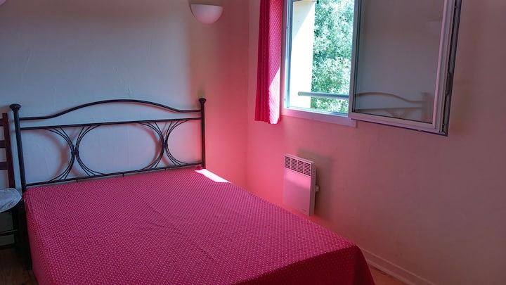 此房间设有淋浴间，下一季将投入使用，因为需要进行小型工程。 感谢您的理解。