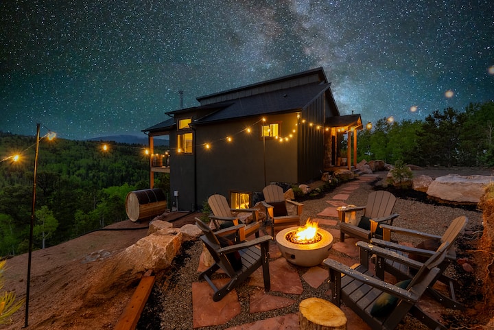 Golden Heights | Sauna | Peak Views | Hot Tub