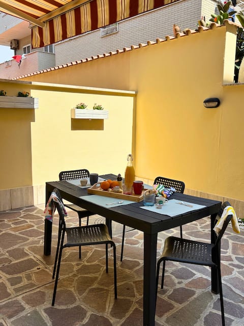 Maison Gaia, a short walk from the airport