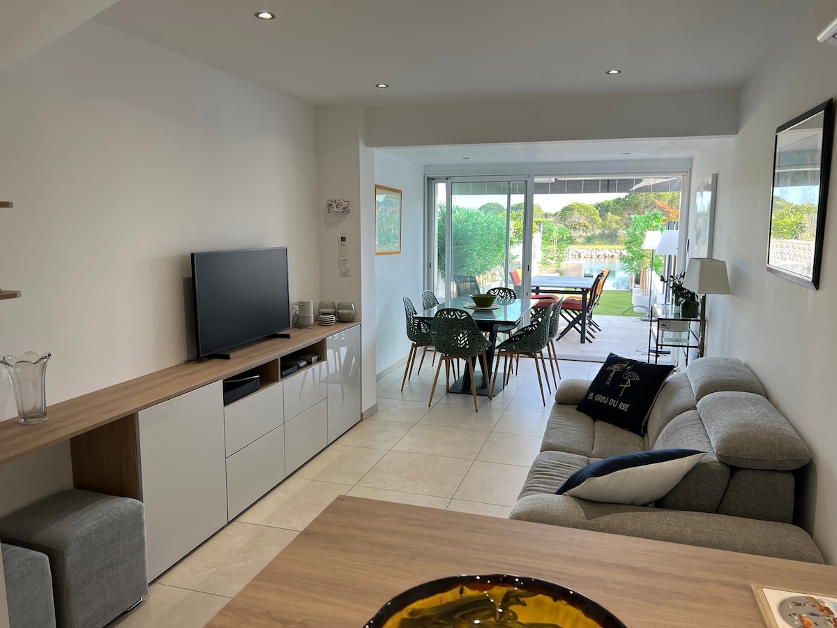 Annonce Airbnb populaire: Marina with wharf à Le Grau Du Roi