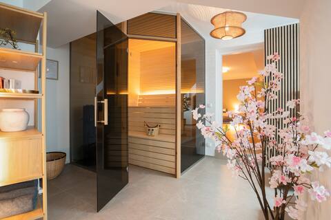 Top performing Airbnb: Sauna & Whirlpool Wellness Suite | HERO HOMES Graz in Jakomini